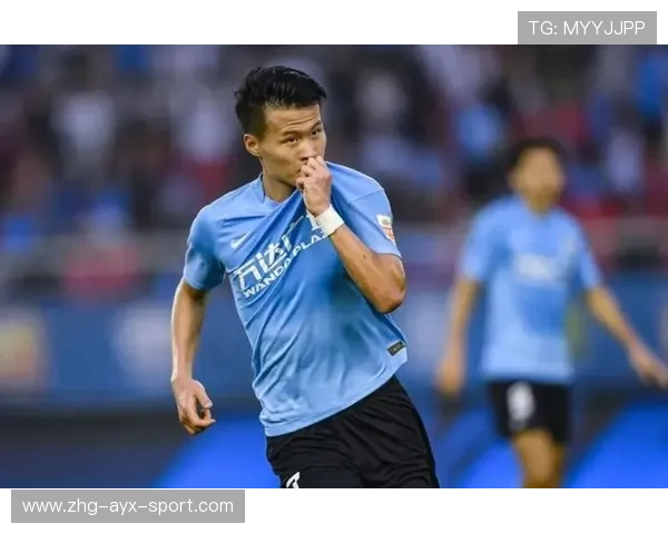 大连英博林良铭助攻锋线创造机会