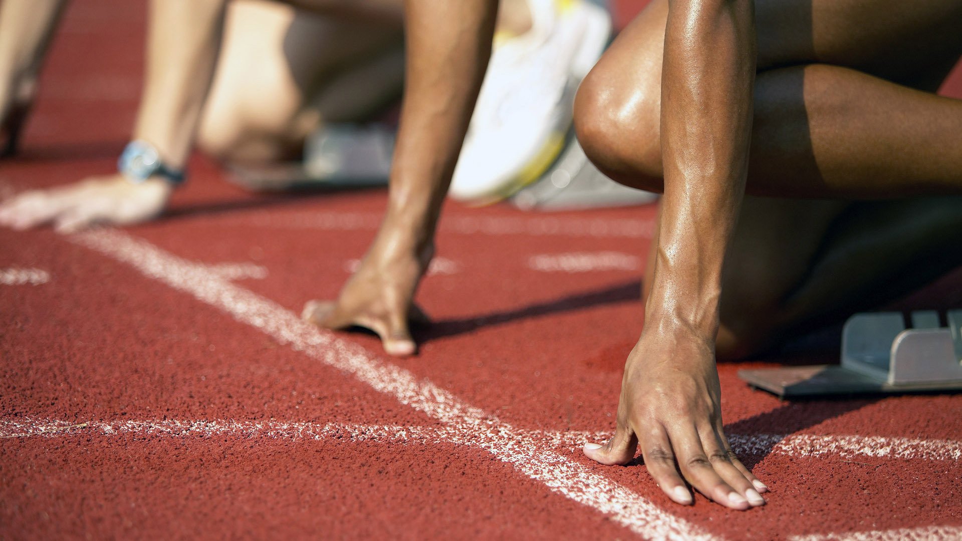 女篮国家队开展专项防守训练提升防守硬度,女生篮球防守